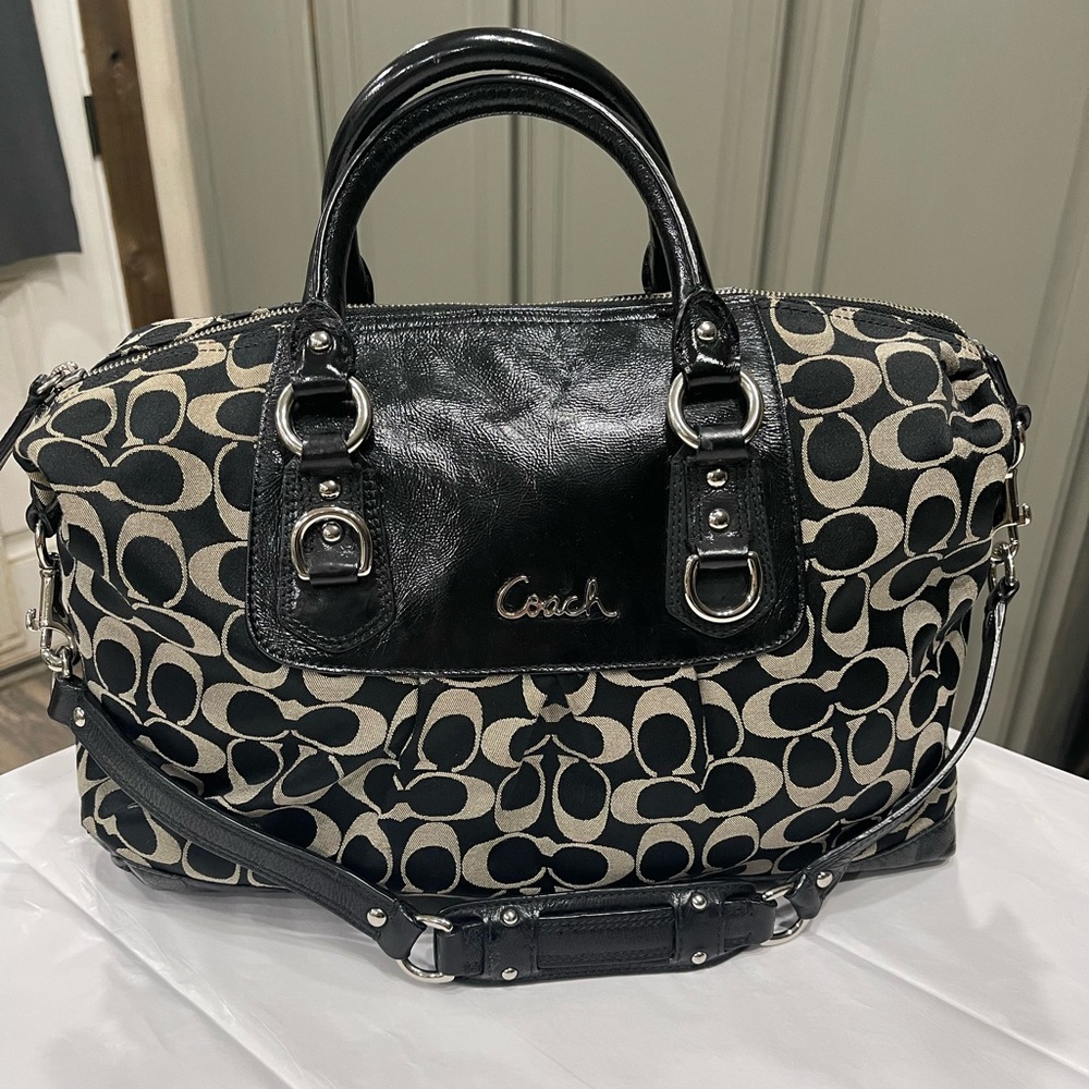 Coach Canvas patent leather Satchel EUC
